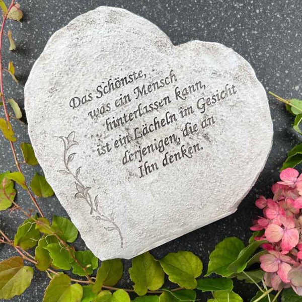 Grabschmuck Herz stehend - mit Spruch und Blumenranke